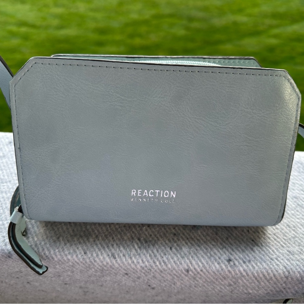 Kenneth Cole Reaction Crossbody bag light blue